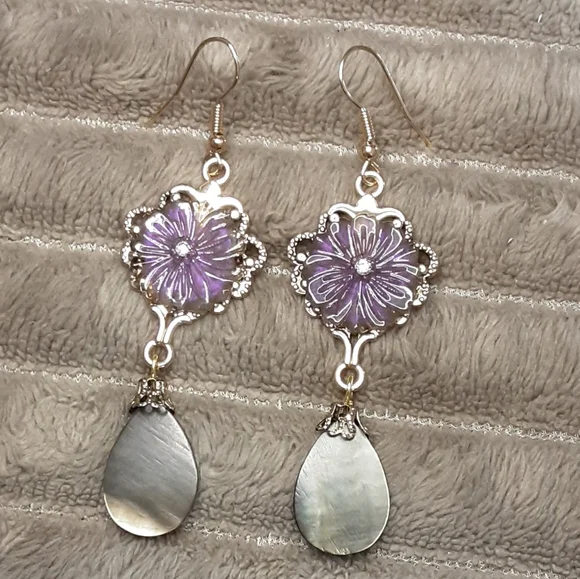 Handmade Shell and Glass Flower Earrings Purple Gold Tone - Picture 5 of 8